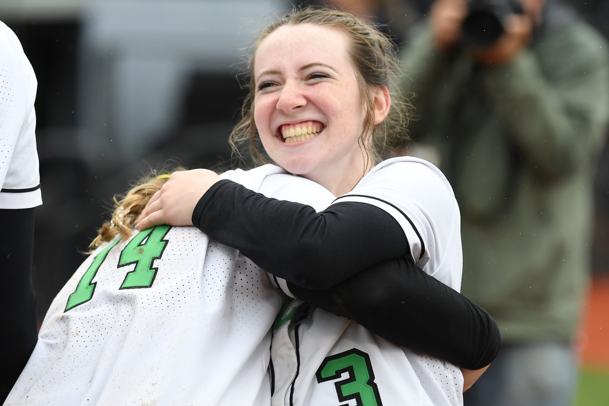 r Pendleton Wilsonville 5A softball final Leon Neuschwander 21